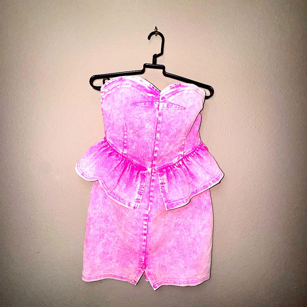 Elegant Pink Strapless Mini Dress